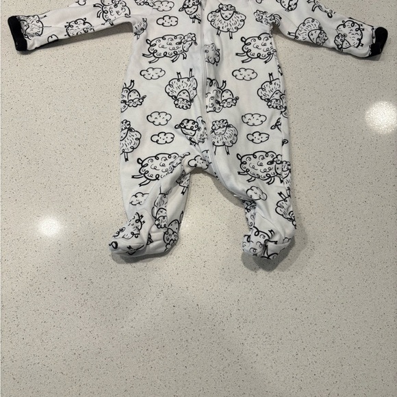 14 PIECE Newborn Bundle, Various Brands - Picture 2 of 13